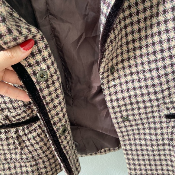Vintage Houndstooth Wool Blazer with Black Trim – Tailored Chanel-Inspired - Picture 7 of 11